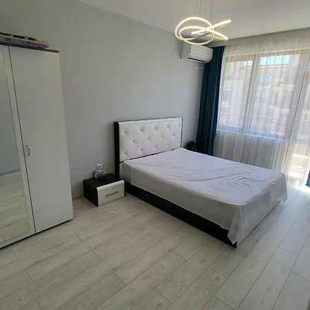 דירה El-em Apartments-g 402 *